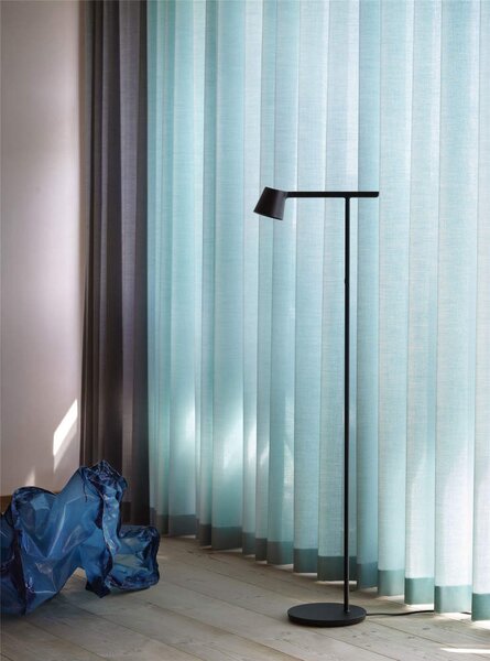 Muuto Stojacia lampa Tip, black TIPFLR01