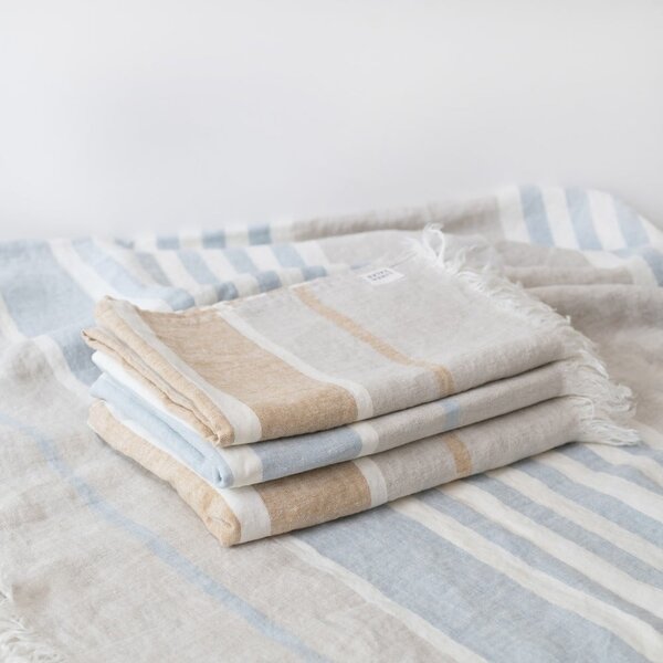 Modrá ľanová plážová deka 140x170 cm Allure Stripe – Linen Tales