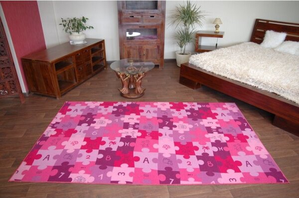 Detský metrážny koberec PUZZLE fialový