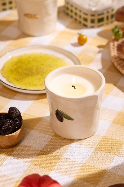 Vonná sviečka Bistro Fig / Olive 226 g