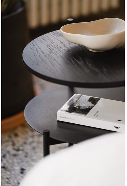 Čierny nočný stolík s doskou v dubovom dekore Tu – noo.ma