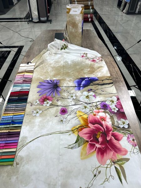 Ervi Bavlna Satén Delux š.240 cm Exotické kvety-52, metráž