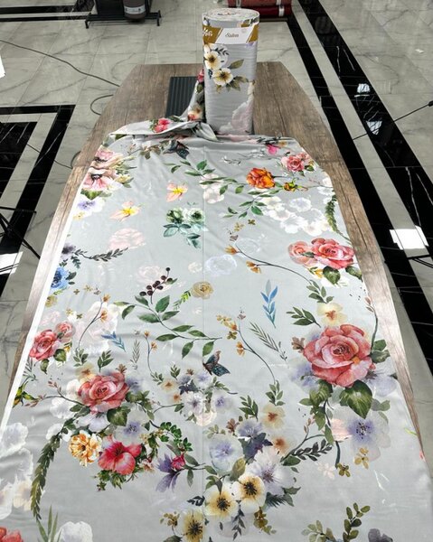 Ervi bavlna Satén š.240 cm Farebné kvety na šedom - 734, metráž