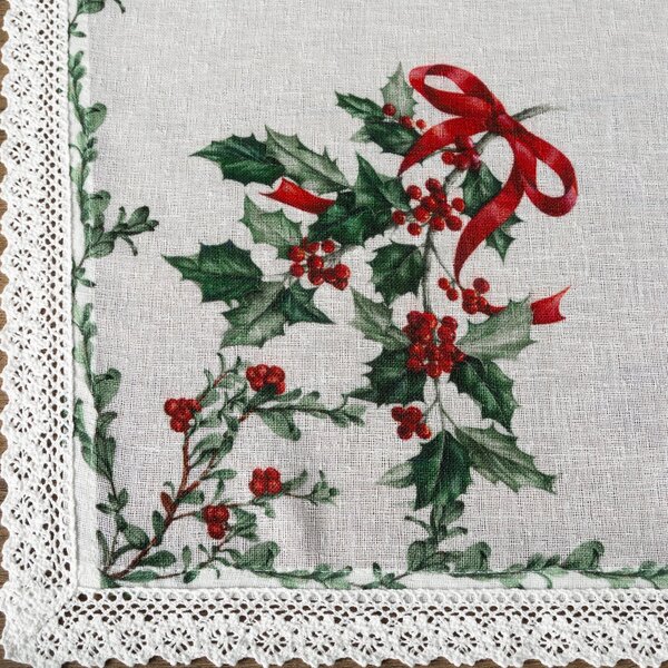 VIANOČNÝ OBRUS XMAS7 85X85 CM VZOROVANÁ