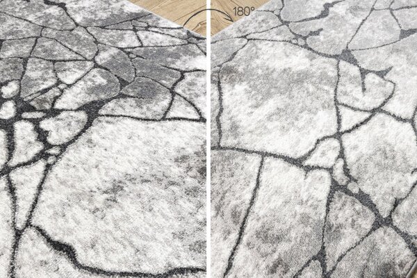 Behúň COZY 8873 Cracks beton - Štrukturálny, tmavosivý