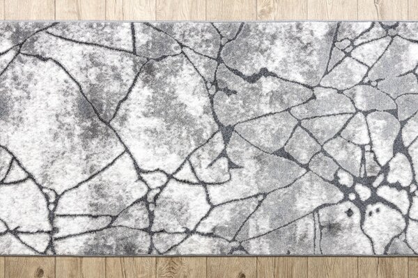Behúň COZY 8873 Cracks beton - Štrukturálny, tmavosivý