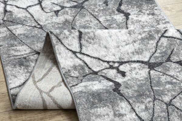 Behúň COZY 8873 Cracks beton - Štrukturálny, tmavosivý