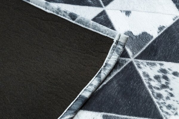 Koberec PATCHWORK 21722 sivý - imitácia kože krava, trojuholníky