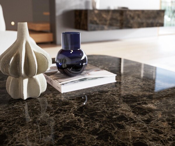 DELIFE Konferenčný stolík Edge zaoblený tvar 90x90 cm keramika Laminam® Emperador Extra Lucidato tmavohnedá Parabi kov čierna