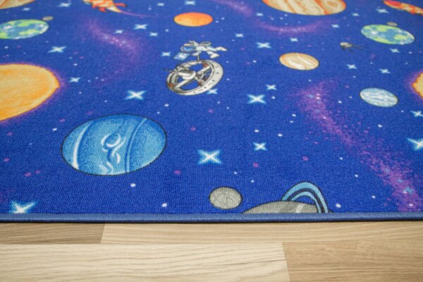Detský metrážny koberec Galaxy planéty, rakety