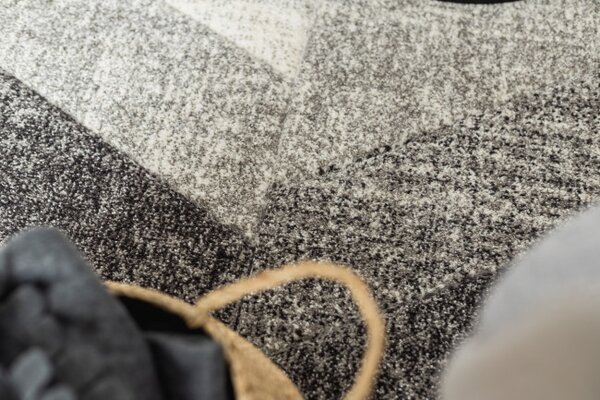 Koberec FEEL 5673/16811 HERRINGBONE čierny / sivý / krémový