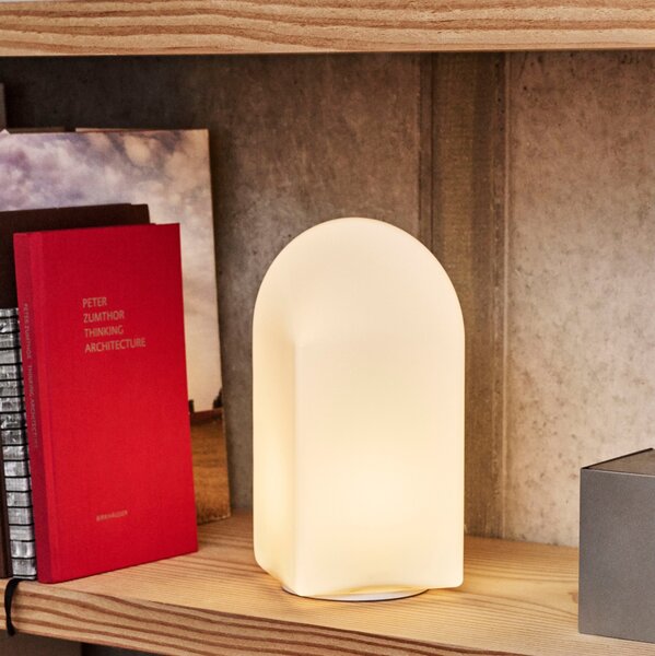 Prenosná lampa Parade, 240, Blush Pink – HAY