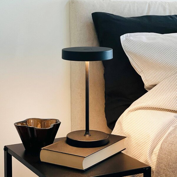 Dyberg Larsen stolová LED lampa Starlight, čierna, kovová, Čierna, Obývacia izba / jedáleň, kov, Škandinávsky, Stolová lampa