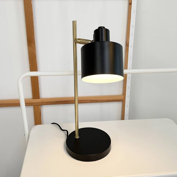 Dyberg Larsen stolová lampa Ocean, čierna/mosadz, 43 cm, Čierna, Obývacia izba / jedáleň, kov, Škandinávsky, Stojacie svietidlo