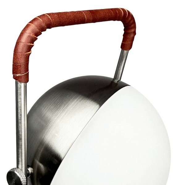 Dyberg Larsen LED stolná lampa na batérie Mova, bordová, IP44, Chrómová / strieborná, Obývacia izba / jedáleň, kov, Škandinávsky, Stojaca lampa
