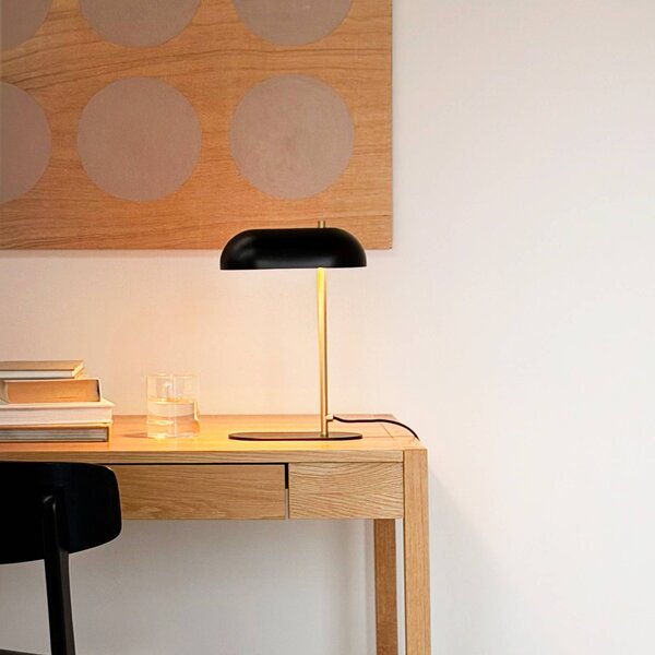 Dyberg Larsen stolová lampa Mini Arch, čierna/mosadz, 32 cm, Čierna, Obývacia izba / jedáleň, kov, Škandinávsky, Stojacie svietidlo