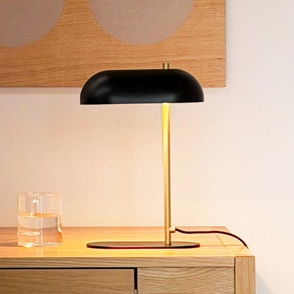 Dyberg Larsen stolová lampa Mini Arch, čierna/mosadz, 32 cm, Čierna, Obývacia izba / jedáleň, kov, Škandinávsky, Stojacie svietidlo