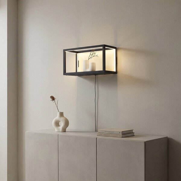Lindby LED nástenné svetlo Birta, zástrčka, polica, 51 cm, USB, Čierna, Obývacia izba / jedáleň, kov, Moderný, Nástenné svietidlo