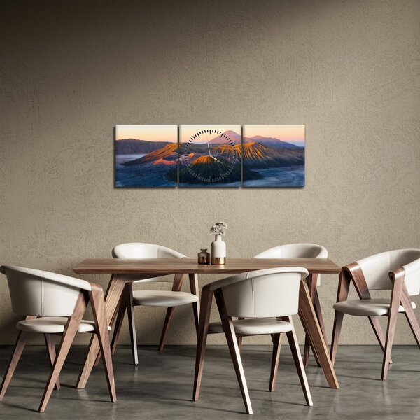 Obraz hory Bromo v Indonézii (s hodinami) (90x30 cm)