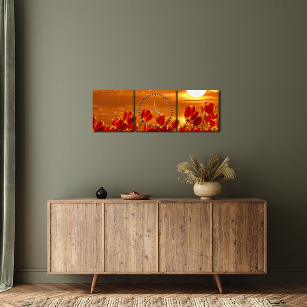 Obraz rozkvitnutého lánu s tulipánmi (s hodinami) (90x30 cm)