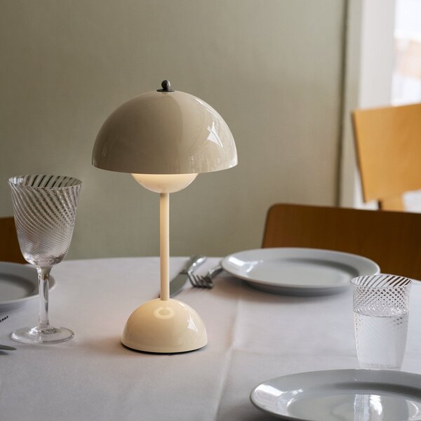 Stolové Lampa &Tradition, Flowerpot VP9, stmievateľné, Béžová, Obývacia izba, Plast, Dizajnový