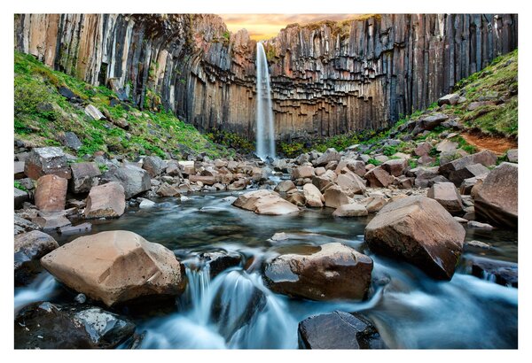 Obraz - Vodopád Svartifoss, Island (90x60 cm)
