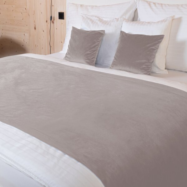 Biante Zamatový prehoz/behúň na posteľ Velvet Prémium SVP-015 Latte 50x140 cm