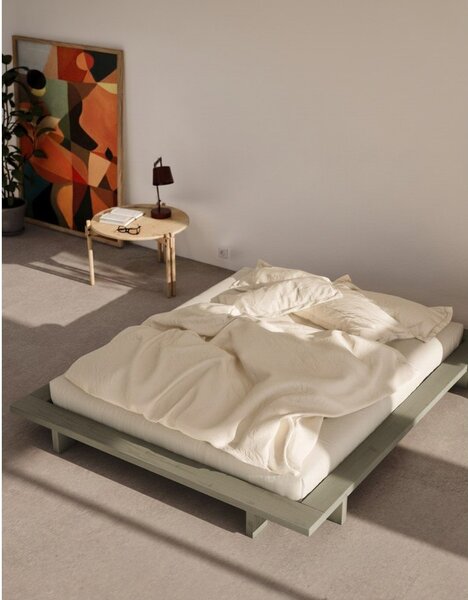 Šalviovozelená dvojlôžková posteľ z borovicového dreva bez čela s roštom 160x200 cm Japan – Karup Design
