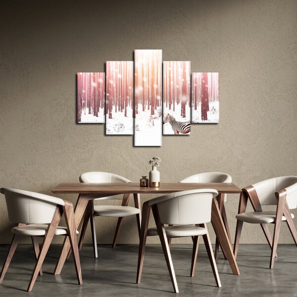 Obraz - Zebra v zasneženom lese (150x105 cm)