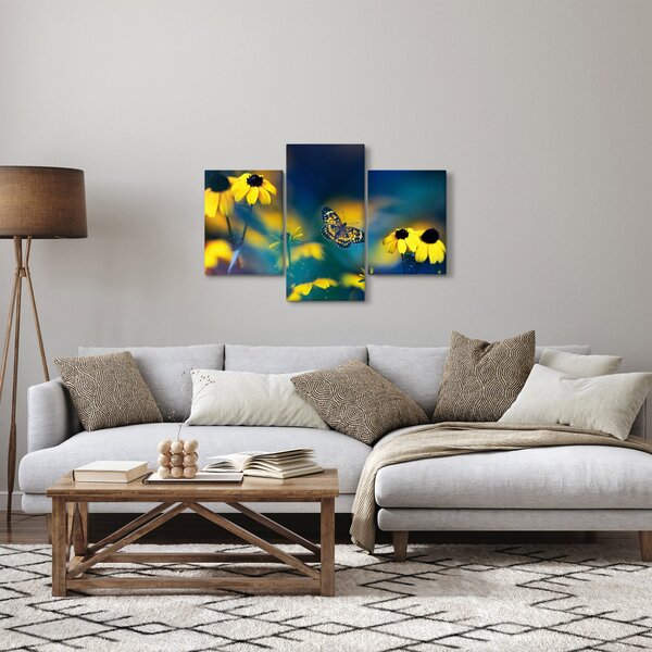 Obraz - Žltý motýľ s kvetmi (90x60 cm)