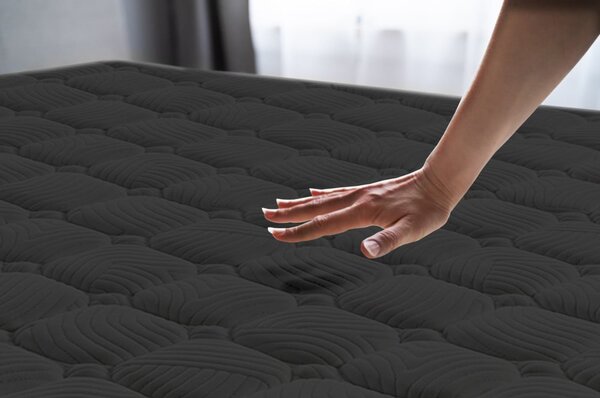 Tvrdý penový matrac 140x190 cm Air Black – Moonia