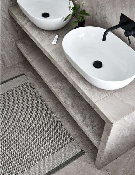 Sivý vnútorný a vonkajší behúň 70x200 cm Edit Warm Grey – Pappelina