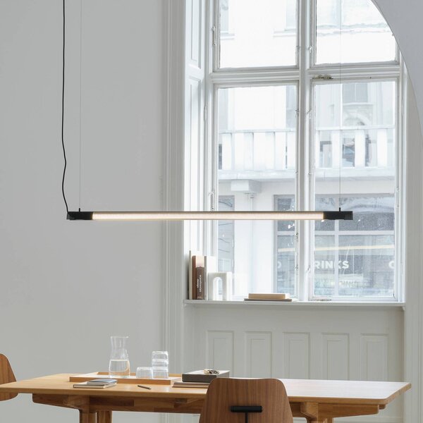 GEJST závesné svietidlo Radent, čierna, dĺžka 70 cm, G13 LED, Čierna, Obývacia izba / jedáleň, kov, Závesné svietidlo