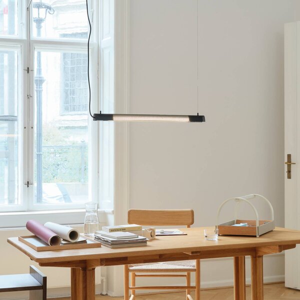 GEJST závesné svietidlo Radent, čierna, dĺžka 70 cm, G13 LED, Čierna, Obývacia izba / jedáleň, kov, Závesné svietidlo