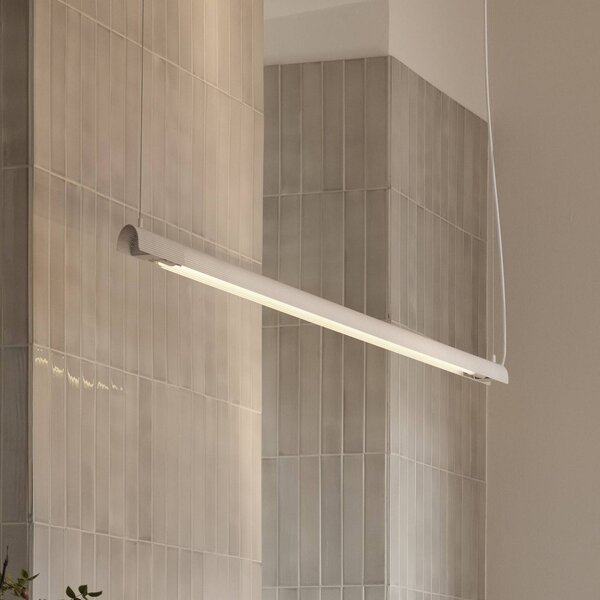 GEJST závesné svietidlo Radent, bílé, délka 138 cm, G13 LED, Biela / opálová, Obývacia izba / jedáleň, kov, Závesné svietidlo