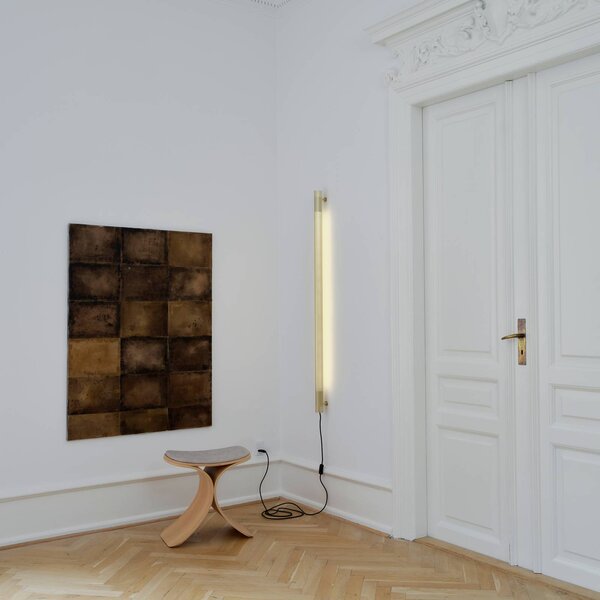 GEJST nástenné svetlo Radent mosadzová farba, výška 135 cm, G13 LED, Mosadz / zlato, Obývacia izba / jedáleň, kov