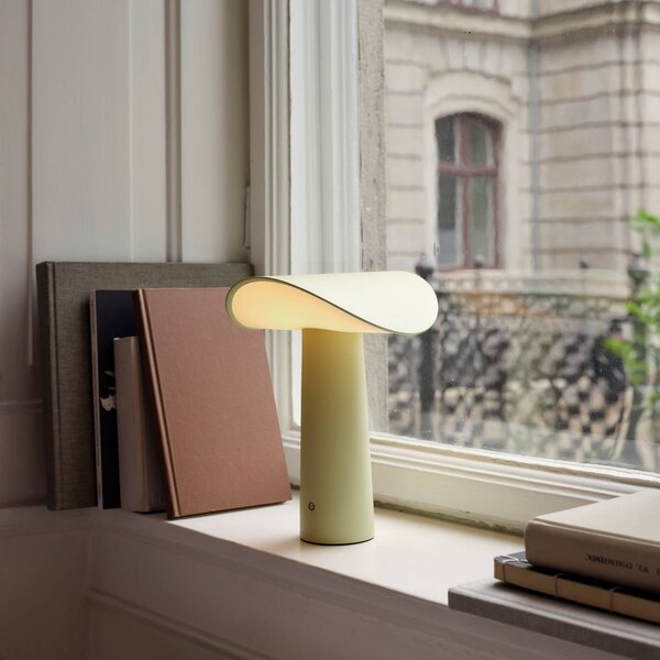 GEJST stolová LED lampa Lium, svetložltá, 2 700 K, USB, Žltá / oranžová, Obývacia izba / jedáleň, kov, Moderný, Stojacie svietidlo