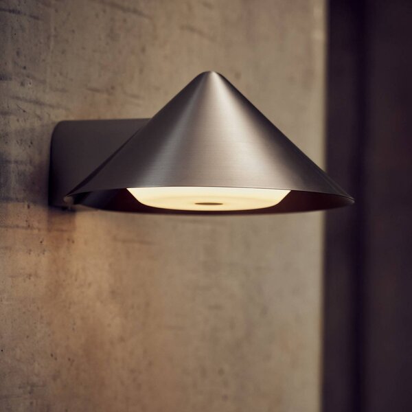 FRANDSEN LED akumulátorové nástenné svetlo Grasp, nerezová oceľ, 15 cm, Hliník / sivá / zinok, Obývacia izba / jedáleň, Nehrdzavejúca oceľ, Dizajn, Nástenné svietidlo
