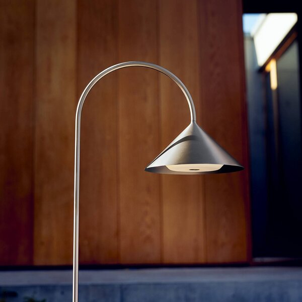 FRANDSEN LED lampa na zem Grasp, nerezová oceľ, 82 cm, IP44, Hliník / sivá / zinok, Nehrdzavejúca oceľ, Dizajn, Vonkajše bodové svietidlo / bodateľné do zeme