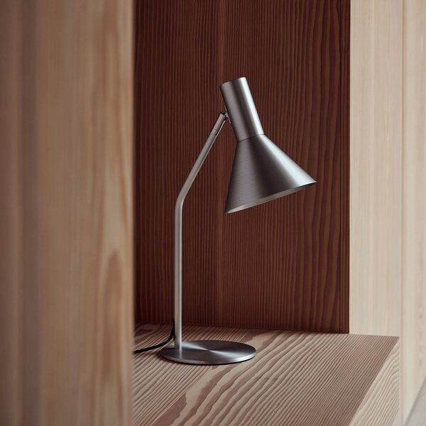 FRANDSEN Stolová lampa Lyss, hliníková farba, kov, 50 cm, E27, Hliník / sivá / zinok, Obývacia izba / jedáleň, Hliník, Dizajn, Stojacie svietidlo
