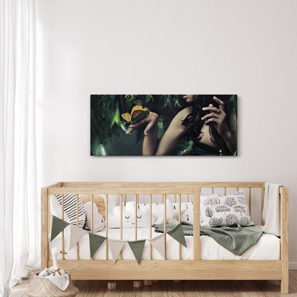 Obraz pôvabnej ženy s motýľom (120x50 cm)
