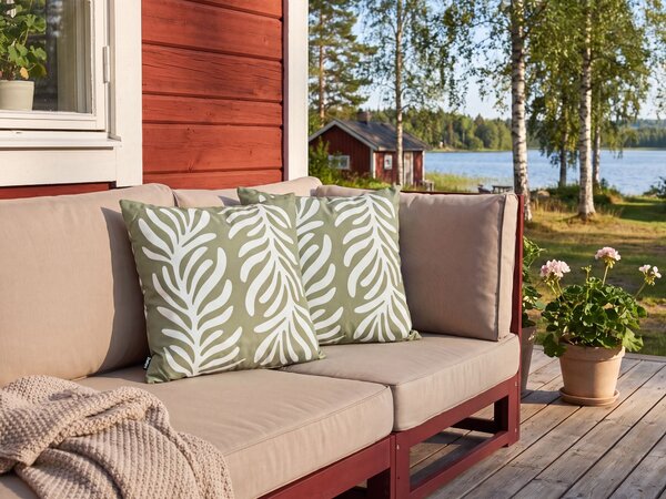 Sada 2 vonkajších dekoratívnych vankúšov olivovozelená polyester 45 x 45 cm štvorcový tvar moderný štýl záhrada exteriér