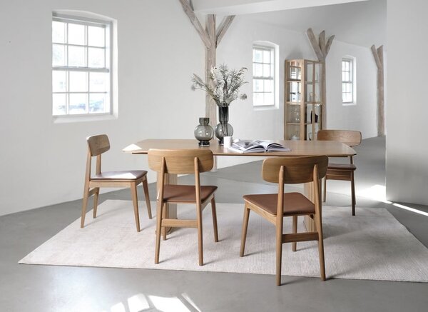 Koňakovohnedá/v prírodnej farbe jedálenská stolička z imitácie kože Livo – Unique Furniture