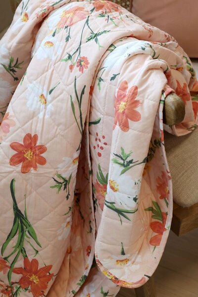 Ružový bavlnený prehoz s kvetmi Aix Quilt Wild Flowers - 130*180 cm - Chic Antique