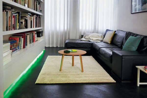 Philips 70102/31/P6 LightStrips RGB LED pás na diaľkové ovládanie 5m RGB 30-farieb 17W=260lm