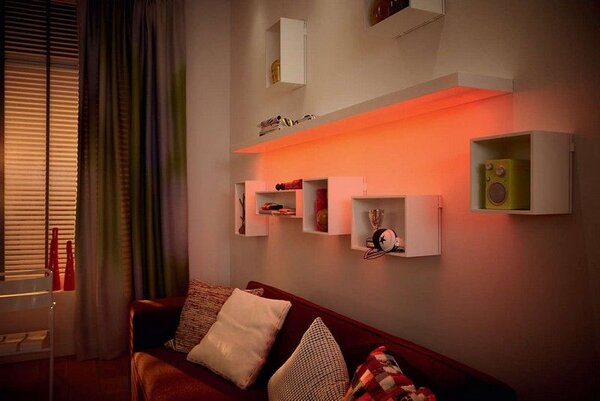 Philips 70102/31/P6 LightStrips RGB LED pás na diaľkové ovládanie 5m RGB 30-farieb 17W=260lm