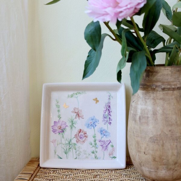 Krémový antik keramický podnos s kvetmi Papillon Blossom - 21*21*2 cm - Chic Antique