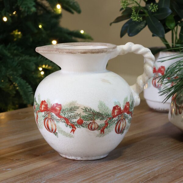 Béžový keramický džbán s vianočnými ozdobami Christmas Bow & Bauble - 20,5 * 18,5 cm - Chic Antique
