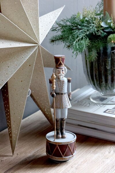 Hudobná naťahovacia skrinka Luskáčik Cherry Noël – Ø 8,5*28 cm - Chic Antique