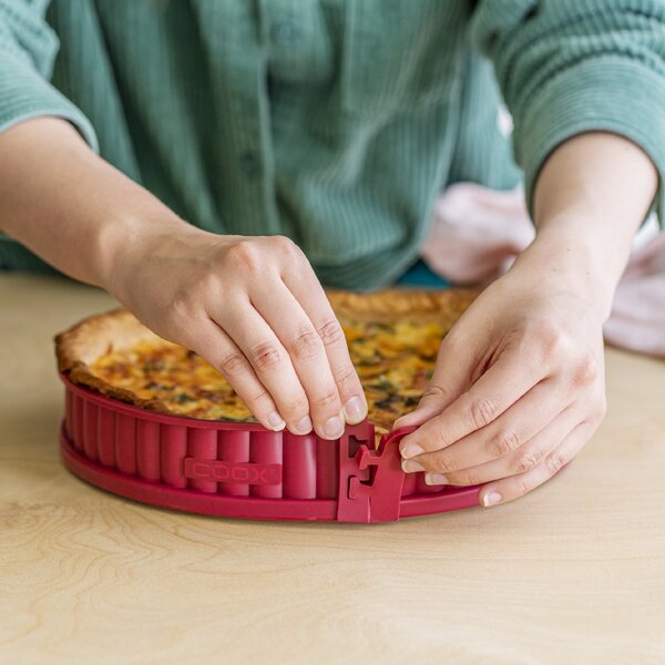 Forma na koláč coox QUICHE s porcelán. základňou priemer 26 cm Farba: Červená